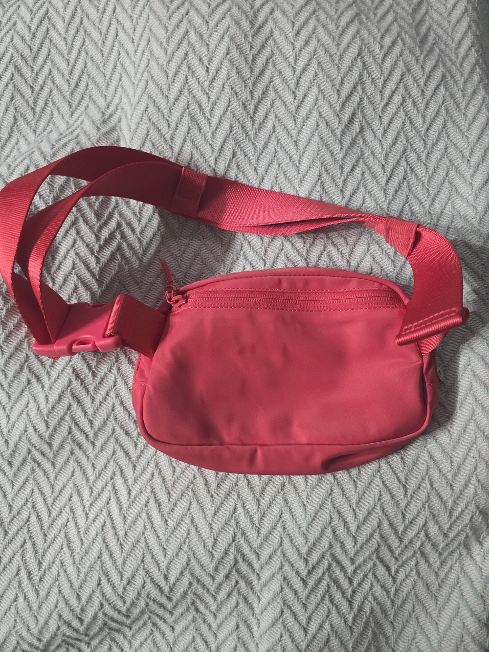 lululemon athletica NWOT Pink Belt Bag - Compact Hands-Free Crossbody - Picture 4 of 5